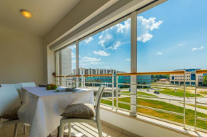 Hoplite 2BR apartment near centre